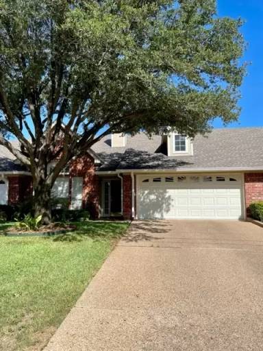 Main picture of 95 Village Cir