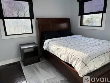 Main picture of 4309 Hillyer St