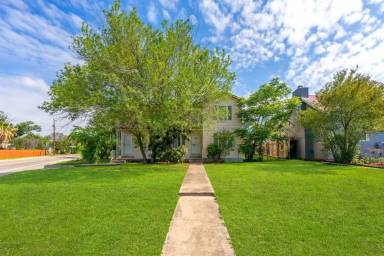 Main picture of 229 Alexander Hamilton Dr