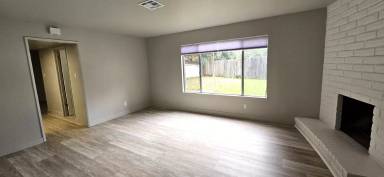 Main picture of 5787 Haskell Ave