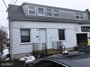 Main picture of 553 Main St