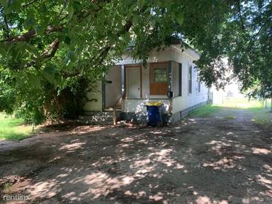 Main picture of 234 S Lowry St