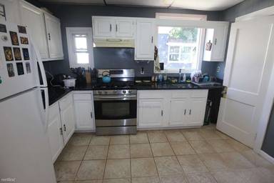 Main picture of 5-65 Mapleton St