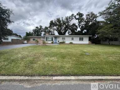 Main picture of 216 Rippling Ln