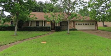 Main picture of 1404 Larkspur Ln