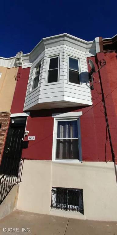 Main picture of 1345 S Taylor St