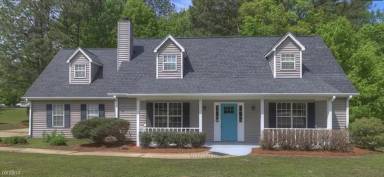 Main picture of 1123 Sebago Ave N