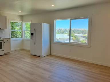 Main picture of 37 Hollywood Ave