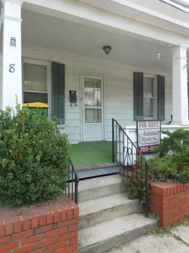 Main picture of 8 E 3rd St