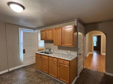 Main picture of 1221 Galtier St