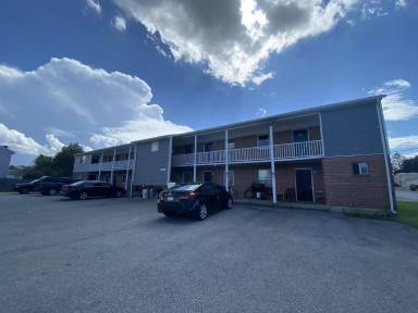 Main picture of 200 S Marshall St