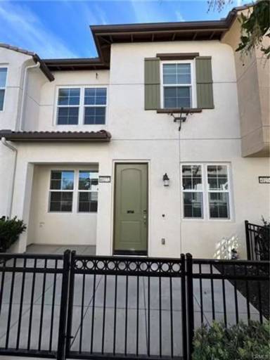 Main picture of 40272 Calle Real
