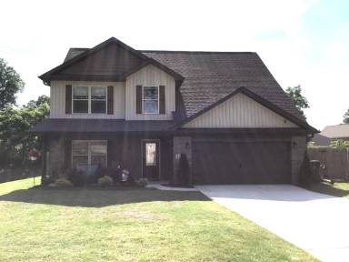 Main picture of 128 Meadowglade Ln