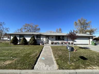 Main picture of 135 E McArthur Ave