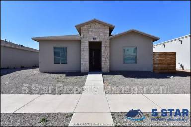 Main picture of 4825 Mark Avizo St