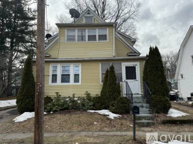 Main picture of 138 Hemlock St