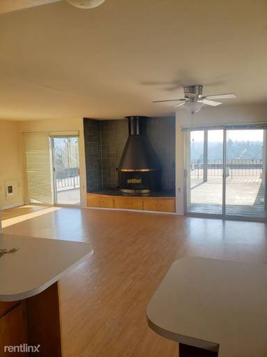 Main picture of 748 Oakland Ave