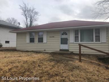 Main picture of 1140 Maple Ave