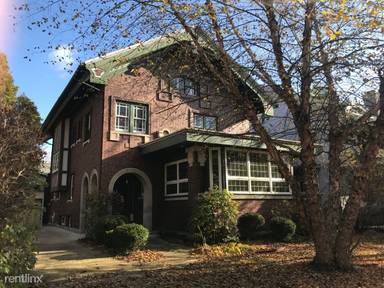 Main picture of 115 Lawn Pl
