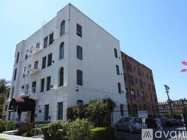 Main picture of 407 S Gramercy Pl