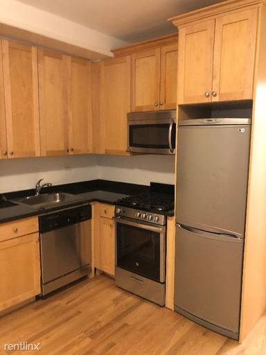 Main picture of 117 W 13th St