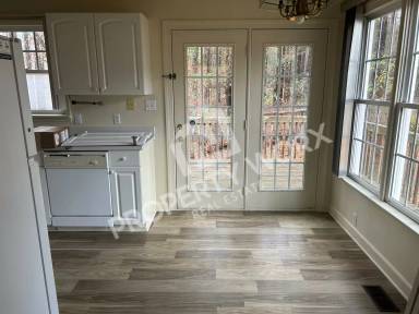 Main picture of 612 Pine Knoll Dr