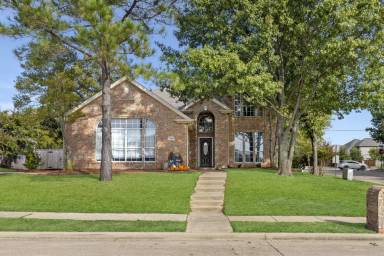 Main picture of 2009 Walnut Hill Dr