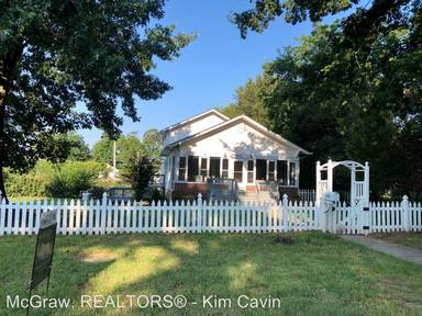 Main picture of 1202 N Main St