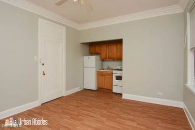 Main picture of 3831 N Fremont St