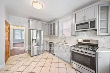 Main picture of 4560 N Edgewood Ave