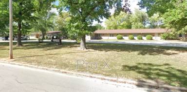 Main picture of 825 S Cherokee St