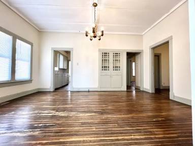 Main picture of 102 W Seminole Ave