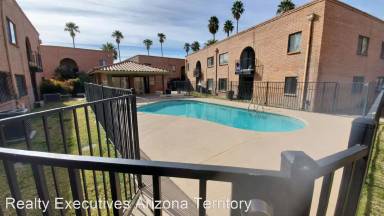 Main picture of 1524 S Columbus Blvd