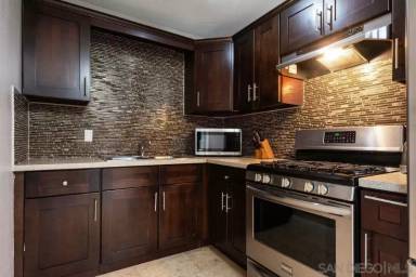 Main picture of 4075 Clairemont Dr