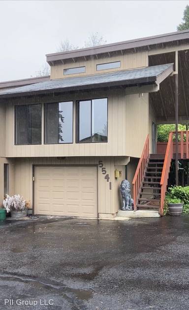 Main picture of 5541 SE Gill St