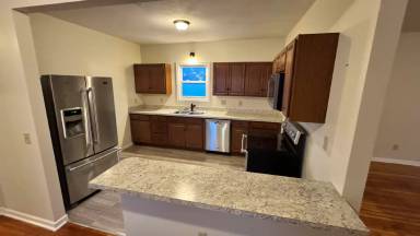 Main picture of 420 Tompkins St