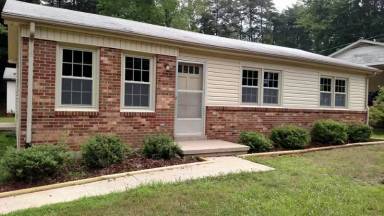 Main picture of 23 Crescent Ct