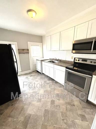 Main picture of 355 S Main St