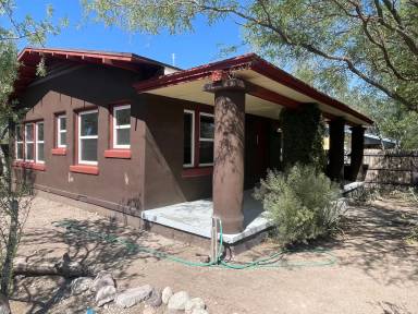 Main picture of 929 N 9th Ave