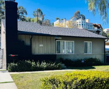 Main picture of 5125 Canoga Ave