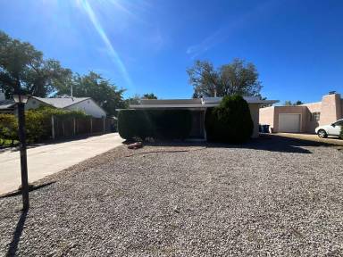 Main picture of 1727 Solano Dr NE