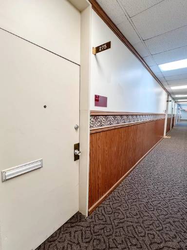 Main picture of 555 S Schuyler Ave