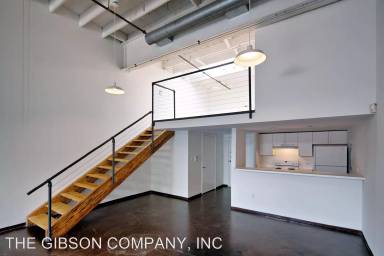 Main picture of 824 Exposition Ave