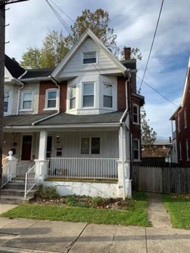 Main picture of 140 N 5th St