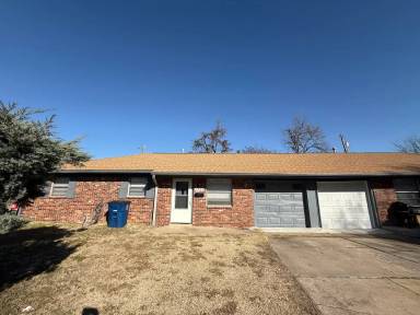 Main picture of 1933 E 51st Pl