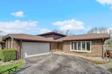 Main picture of 8258 Lockwood Ave