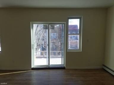 Main picture of 842 E 12th St