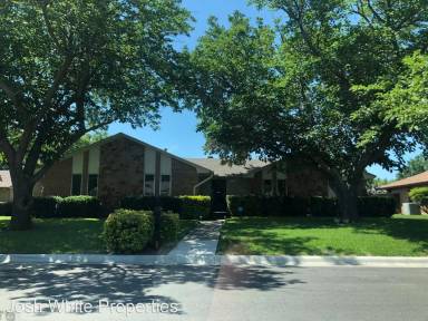 Main picture of 2409 Bowling Green St