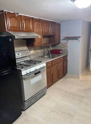 Main picture of 10144 114th St