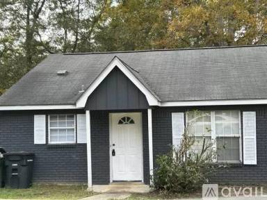 Main picture of 2114 Pecan Ln